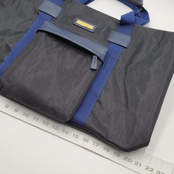 Versace Parfums Duffel Bag - NWOT - Picture 12 of 16